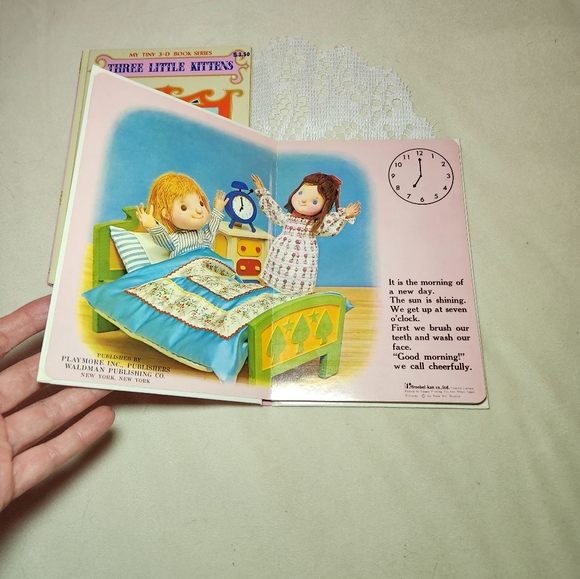 Vtg My Tiny 3-D Children's Book Series 2 Hardcover Books Playmore Printed Japan - Picture 3 of 7